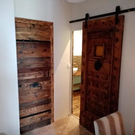 Frühstückspension L'atelier Saint-Maximin (Gard)